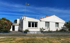 6-room house for sale in Givrand, near Saint Gilles Croix de Vie (85), garden, garage, close to beach, orchard 