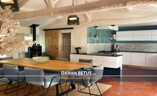Maison à vendre 11 pièces proche CHALLANS (85), propriété haut de gamme, terres attenantes