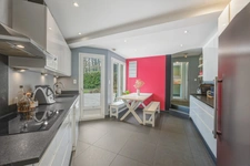 Prévessin-Moëns – Exceptional 7-room architect-designed house in the heart of a private park with swimming pool  