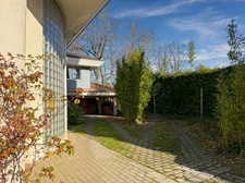 Prévessin-Moëns – Exceptional 7-room architect-designed house in the heart of a private park with swimming pool  