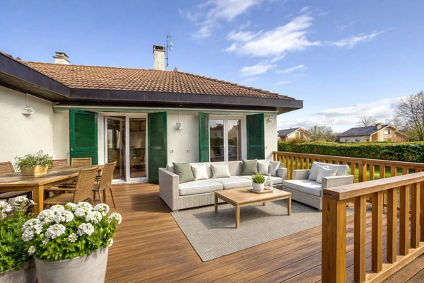 Maison à vendre 8 pièces SAINT GENIS POUILLY (01)
