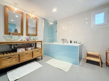 Maison à vendre 8 pièces SAINT GENIS POUILLY (01)