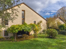 Maison à vendre 8 pièces SAINT GENIS POUILLY (01)