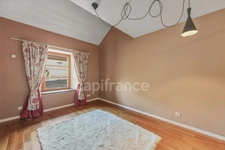 Maison à vendre 8 pièces SAINT GENIS POUILLY (01)