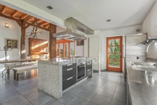 Maison à vendre 8 pièces SAINT GENIS POUILLY (01)