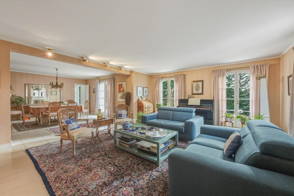 Maison à vendre 7 pièces PREVESSIN MOENS (01)