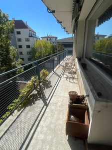 APPARTEMENT ANNECY – Triangle d’Or – 137 m² plein Sud à 3 min du lac, proche centre et commodités – 3 chambres