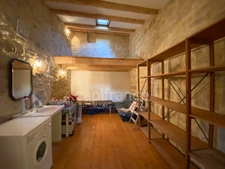 Maison de village en pierre 220 m² – 6 suites – cachet et potentiel à Vagnas, proche de Vallon-pont-d'Arc