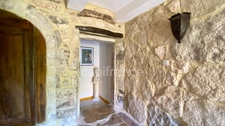 Maison de village en pierre 220 m² – 6 suites – cachet et potentiel à Vagnas, proche de Vallon-pont-d'Arc