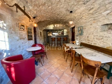 Maison de village en pierre 220 m² – 6 suites – cachet et potentiel à Vagnas, proche de Vallon-pont-d'Arc