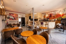 Bar restaurant à vendre Licence IV avec logement et terrasse – Lalevade d’Ardèche