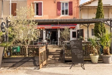 Bar restaurant à vendre Licence IV avec logement et terrasse – Lalevade d’Ardèche