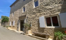 Maison de village en pierre 220 m² – 6 suites – cachet et potentiel à Vagnas, proche de Vallon-pont-d'Arc
