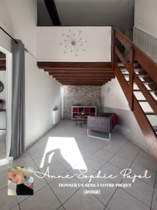 DUPLEX DE 59 m², STATIONNEMENT ET ESPACE EXTÉRIEUR
