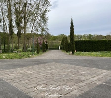 À vendre – Maison de plain-pied avec dépendance aménagée, grands espaces extérieurs et structures polyvalentes – Idéal résidence principale + activité pro ou projet locatif