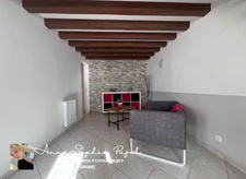 DUPLEX DE 59 m², STATIONNEMENT ET ESPACE EXTÉRIEUR