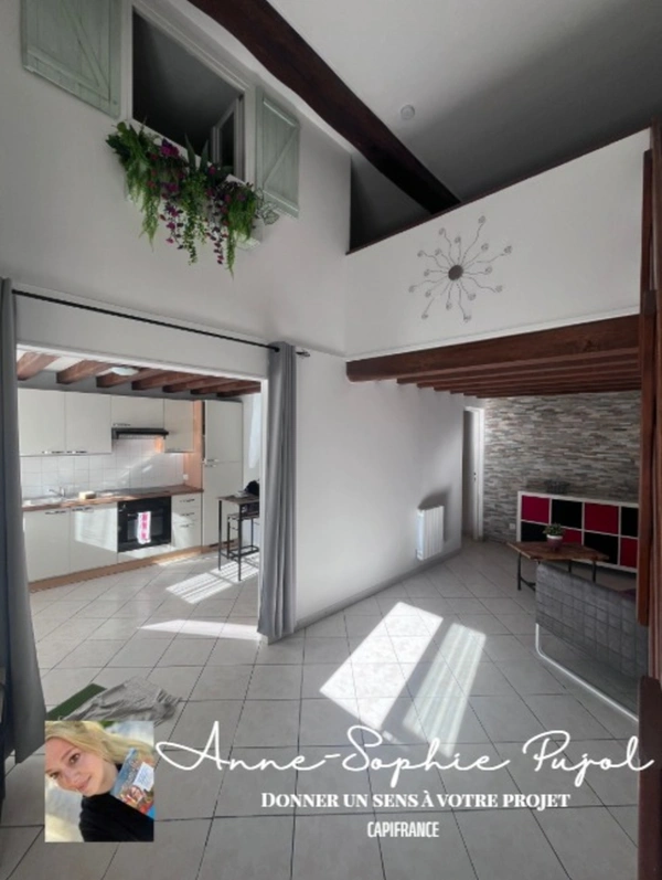 DUPLEX DE 59 m², STATIONNEMENT ET ESPACE EXTÉRIEUR