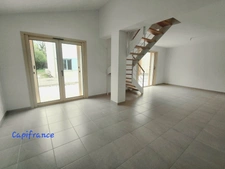 Un bien rare au cœur de La Brède : maison neuve en centre‑ville, comprenant 3 chambres et un jardin.