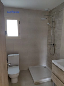Un bien rare au cœur de La Brède : maison neuve en centre‑ville, comprenant 3 chambres et un jardin.