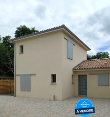 Maison neuve RT 2020 en plein centre de La Brède – jardin, terrasse et vie à pied.