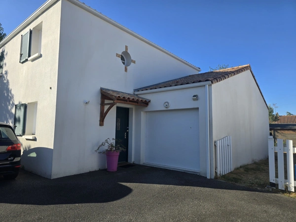 Maison à vendre 6 pièces  (85)