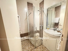 Maison à vendre sur un terrain de 2000 m2 - 4 chambres - Bureau - 3 salles d'eau - 3 wc - Dépendance de 110 m2 et garages LA GARNACHE (85)
