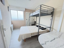 Appartement à vendre VUE MER - 2 chambres - 2 balcons fermés - Parking - Cave - Accès direct au remblai de la grande plage SAINT GILLES CROIX DE VIE (85)