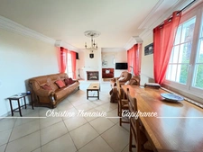 Maison à vendre sur un terrain de 2000 m2 - 4 chambres - Bureau - 3 salles d'eau - 3 wc - Dépendance de 110 m2 et garages LA GARNACHE (85)