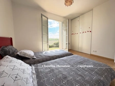 VILLA D'EXCEPTION Pièces spacieuses, 4 chambres, 3 salles de bains, 3 wc, Piscine privée  COEX (85)