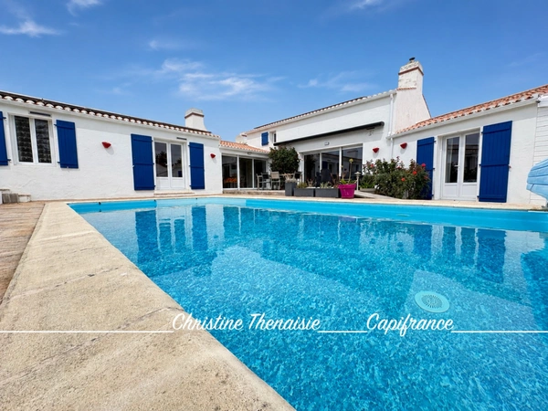Maison à vendre 6 pièces 4 CHAMBRES - PISCINE CHAUFFEE - GARAGE - TERRAIN  SAINT GILLES CROIX DE VIE (85)