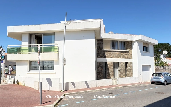 Maison à vendre 8 pièces VUE MER et PORT, Garage, à 5OO m. de la plage de Boisvinet SAINT GILLES CROIX DE VIE (85)