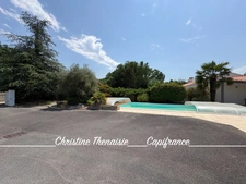 Maison à vendre 5 pièces - Plain-Pied - 3 chambres - 2 salles d'eau - 3 wc - Piscine couverte - 2 garages SAINT HILAIRE DE RIEZ (85)