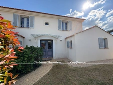 VILLA D'EXCEPTION Pièces spacieuses, 4 chambres, 3 salles de bains, 3 wc, Piscine privée  COEX (85)