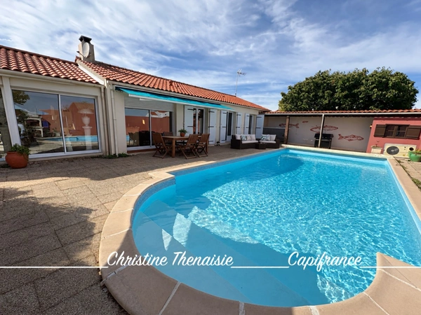 Maison à vendre Plain-Pied - 3 chambres - Garage - Piscine chauffée - Centre Ville SAINT GILLES CROIX DE VIE (85)