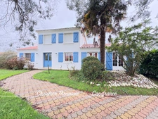 Maison à vendre sur un terrain de 2000 m2 - 4 chambres - Bureau - 3 salles d'eau - 3 wc - Dépendance de 110 m2 et garages LA GARNACHE (85)
