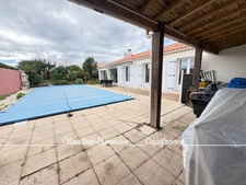 Maison à vendre Plain-Pied - 3 chambres - Garage - Piscine chauffée - Centre Ville SAINT GILLES CROIX DE VIE (85)