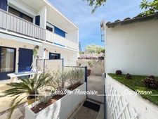 Appartement DUPLEX au coeur de Croix de Vie 2 pièces avec Terrasse et emplacement parking à 150 m. de la gare SAINT GILLES CROIX DE VIE (85)