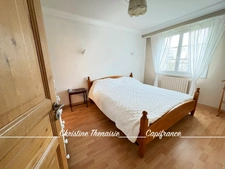 Maison à vendre sur un terrain de 2000 m2 - 4 chambres - Bureau - 3 salles d'eau - 3 wc - Dépendance de 110 m2 et garages LA GARNACHE (85)
