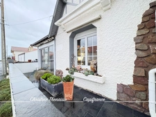 Maison à vendre - 6 pièces - à seulement 100 m de la corniche - SAINT HILAIRE DE RIEZ (85)