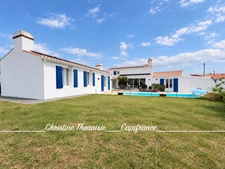 Maison à vendre 6 pièces 4 CHAMBRES - PISCINE CHAUFFEE - GARAGE - TERRAIN  SAINT GILLES CROIX DE VIE (85)