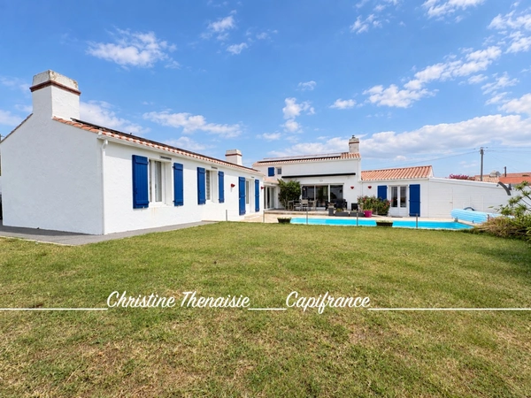 Maison à vendre 6 pièces 4 CHAMBRES - PISCINE CHAUFFEE - GARAGE - TERRAIN  SAINT GILLES CROIX DE VIE (85)