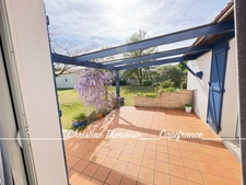 Maison à vendre sur un terrain de 2000 m2 - 4 chambres - Bureau - 3 salles d'eau - 3 wc - Dépendance de 110 m2 et garages LA GARNACHE (85)