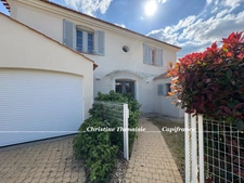 VILLA D'EXCEPTION Pièces spacieuses, 4 chambres, 3 salles de bains, 3 wc, Piscine privée  COEX (85)