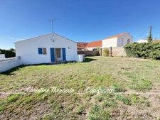 Maison à vendre 3 pièces coeur de ville avec terrain BEAUVOIR SUR MER (85)