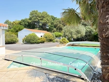 Maison à vendre 5 pièces - Plain-Pied - 3 chambres - 2 salles d'eau - 3 wc - Piscine couverte - 2 garages SAINT HILAIRE DE RIEZ (85)