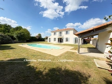 VILLA D'EXCEPTION Pièces spacieuses, 4 chambres, 3 salles de bains, 3 wc, Piscine privée  COEX (85)