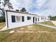 Maison à vendre 9 pièces - Plain-Pied - 4 chambres - 2 Salles d'eau - Piscine - Salle de cinéma - Hammam - T2 indépendant