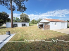 Maison à vendre 9 pièces - Plain-Pied - 4 chambres - 2 Salles d'eau - Piscine - Salle de cinéma - Hammam - T2 indépendant