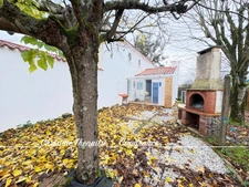 Maison à vendre sur un terrain de 2000 m2 - 4 chambres - Bureau - 3 salles d'eau - 3 wc - Dépendance de 110 m2 et garages LA GARNACHE (85)