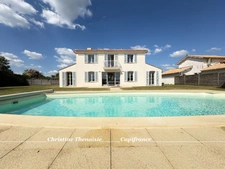 VILLA D'EXCEPTION Pièces spacieuses, 4 chambres, 3 salles de bains, 3 wc, Piscine privée  COEX (85)